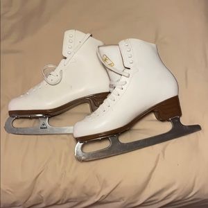 Figure skates (Jackson’s)